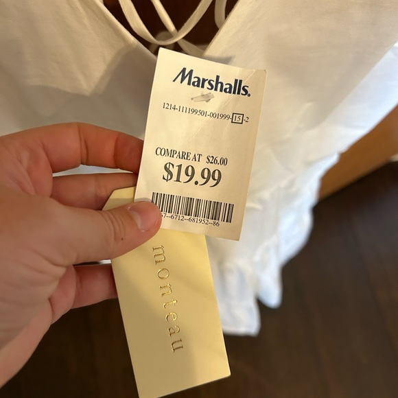 White dress - Picture 4 of 4